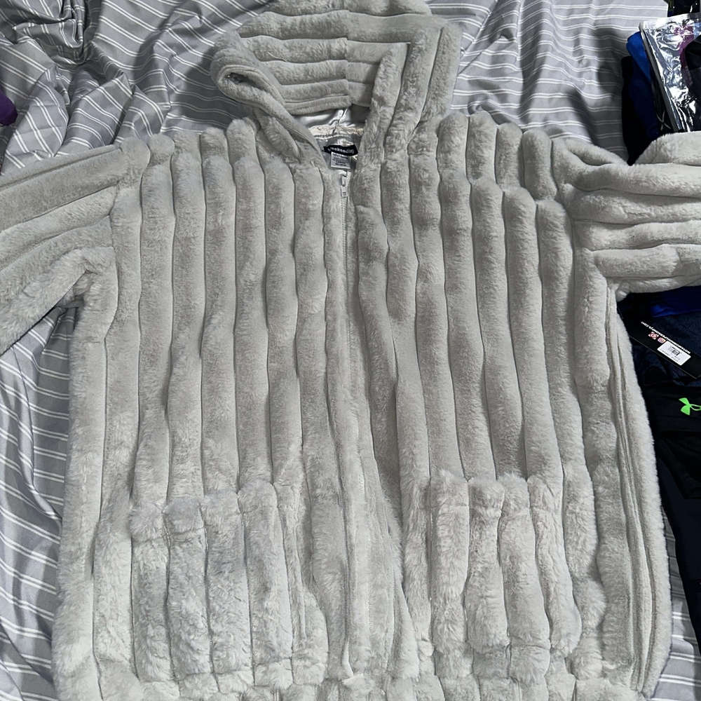 Elegant Light Gray Teddy Jacket